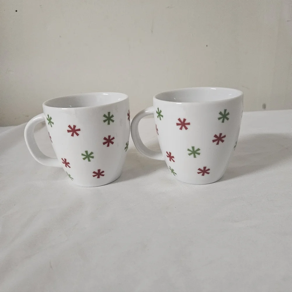 Crate & Barrel Jingle Elf mini mug set